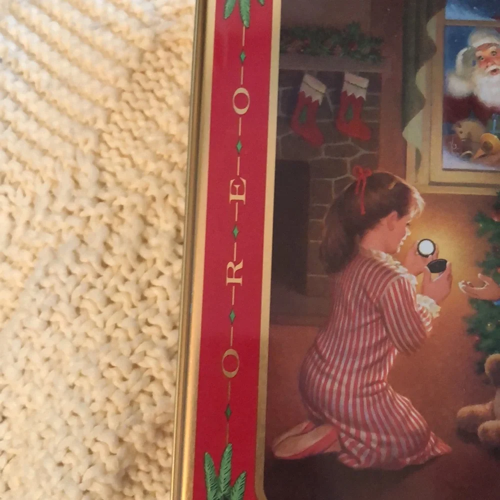 Nabisco Vintage Oreo Christmas Cookie Tin 1992
